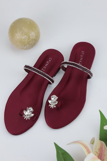 Maaya Toe Ring Diamond Bee Maroon Mash Scarlet Summer Flats - Spunkz