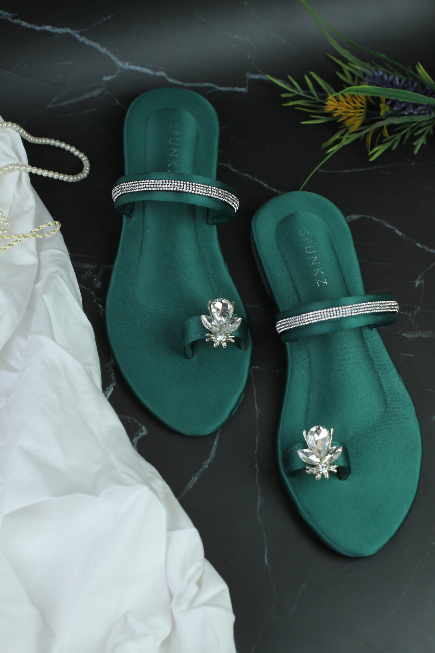 Charyl Green Toe Ring Rhinestone Bee Flats - Spunkz