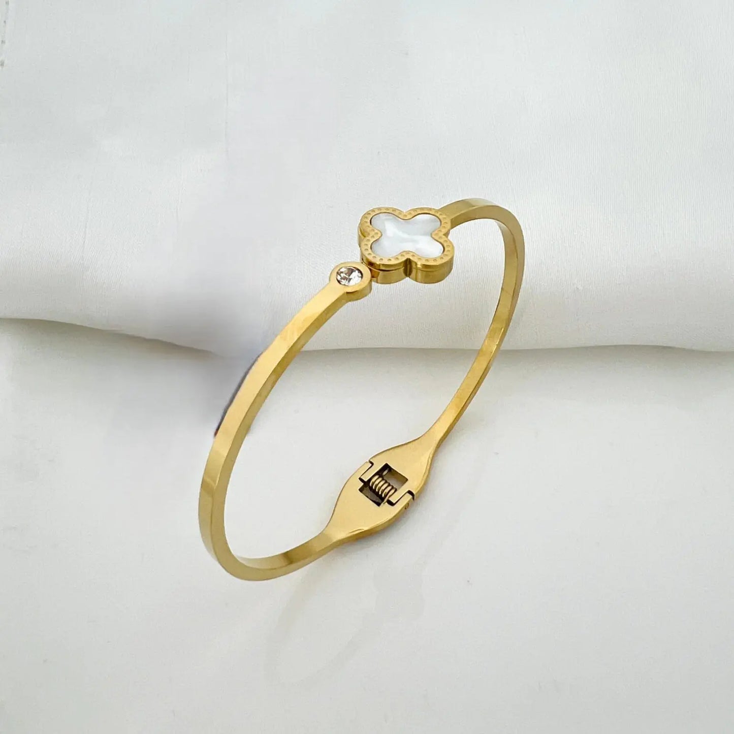 White Clover Bracelet - Spunkz