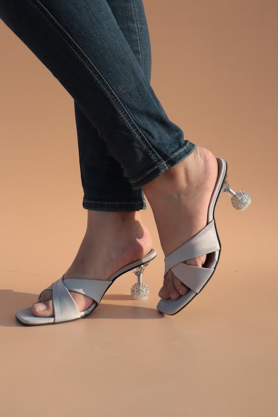 Yes Darling Crystal-Embellished Satin Mules in white - Spunkz